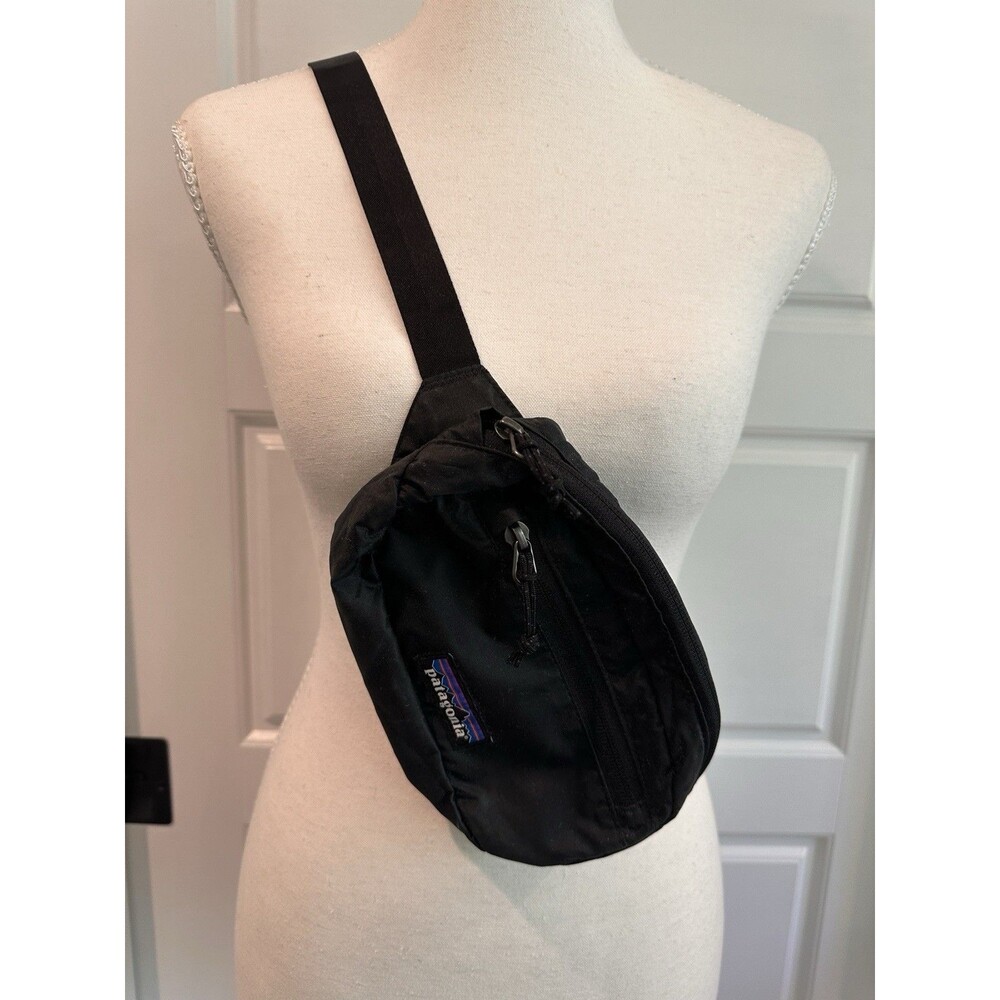 Patagonia Ultralight Black Hole Mini Hip Pack 1L Black Waist Belt Bag Fanny Pack